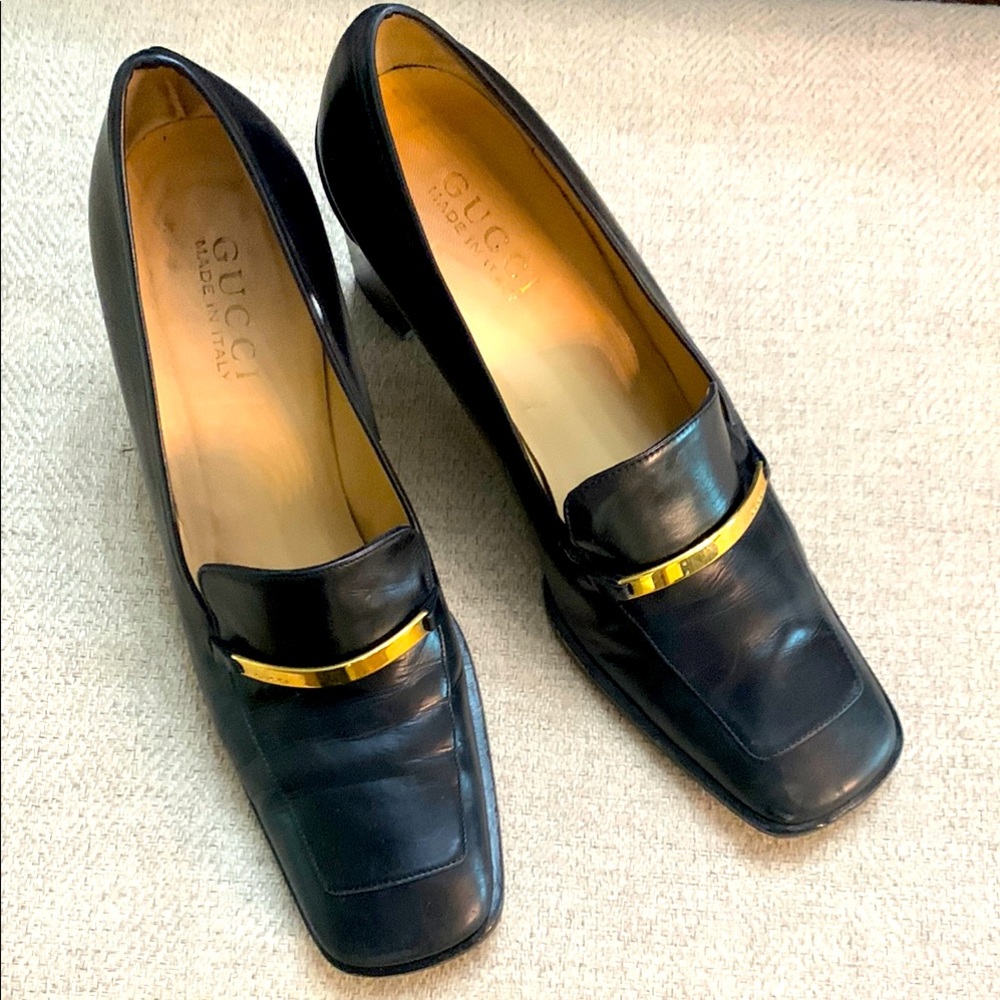 Gucci Black Leather heels with Gold Accent